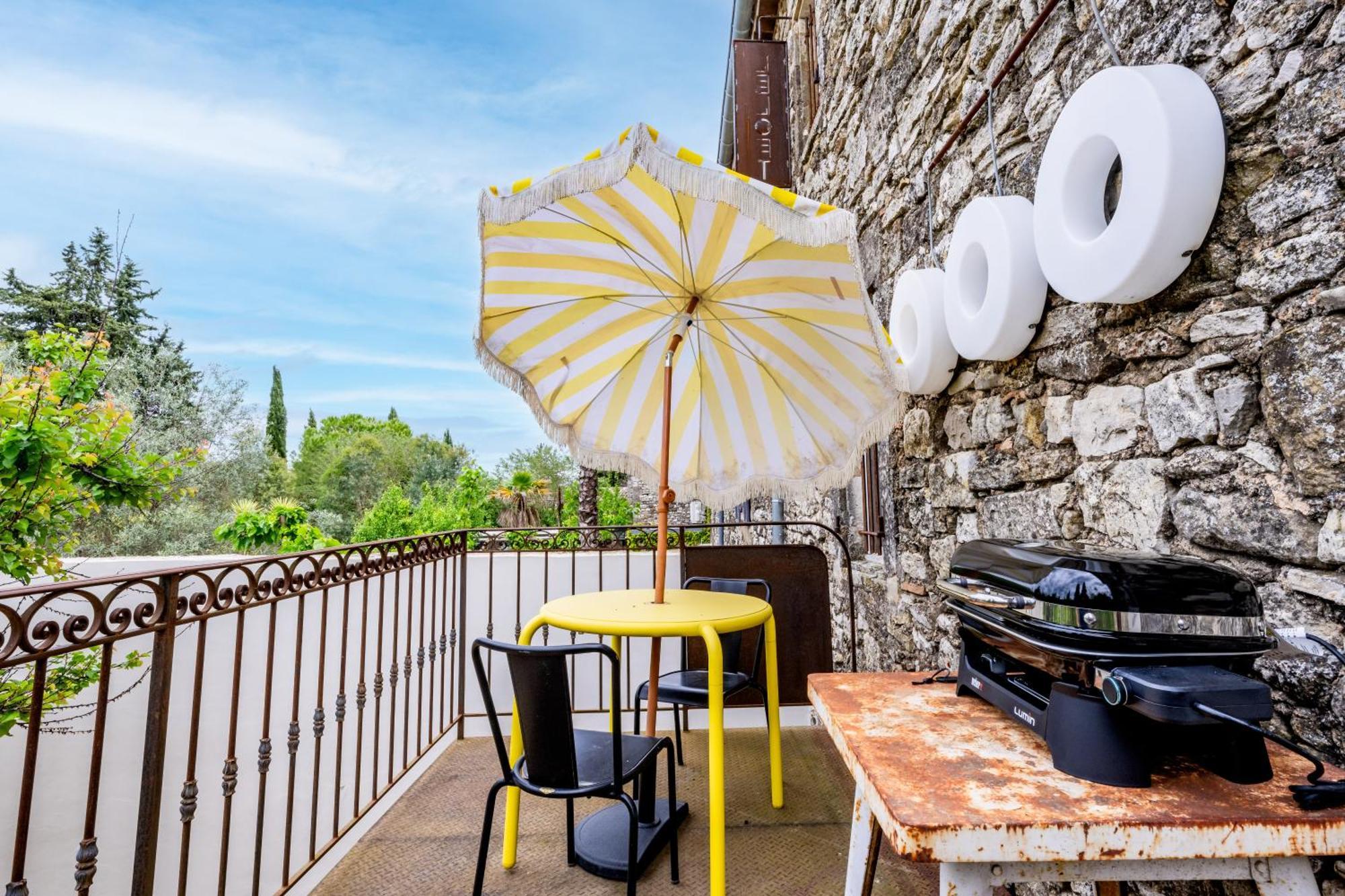 Secret D'Uzes - Le Loft - Avec Piscine Chauffee Lejlighedshotel Eksteriør billede